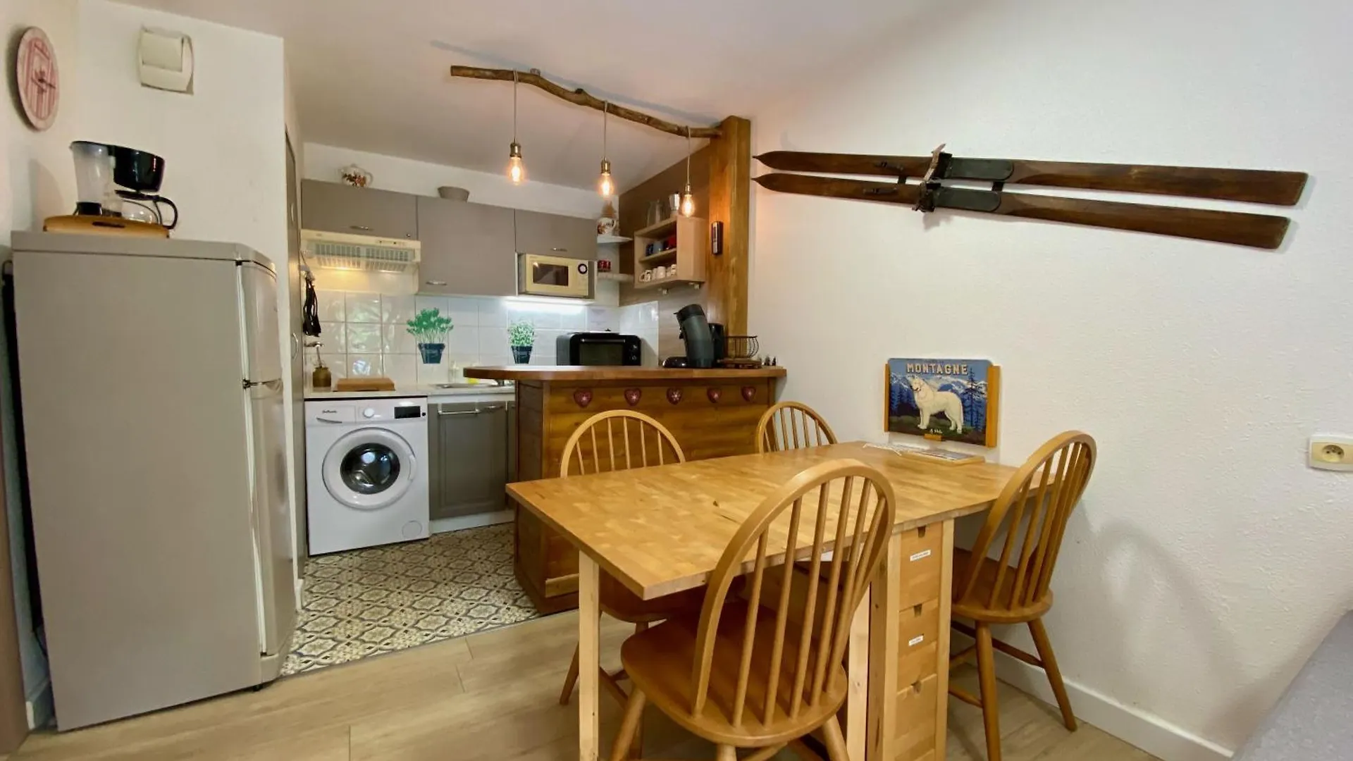 Charmant Logement De Plein Pied Avec Piscine 2* Loudenvielle 0*,  Francia